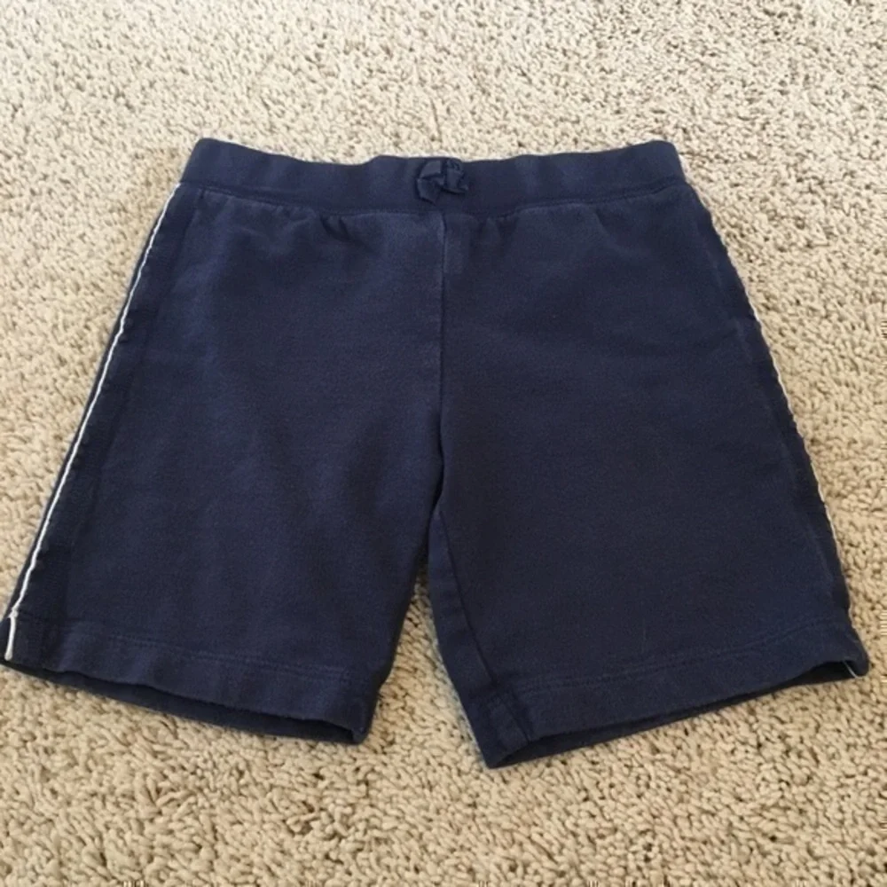 Carter’s Girls size 4t navy shorts